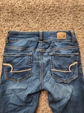 American Eagle Medium Wash Jean Capri